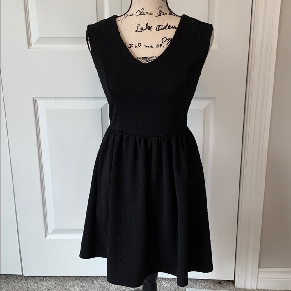 ☆ Sleeveless black dress!! ☆